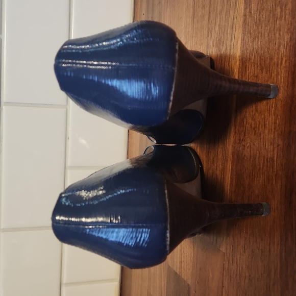 💙 10 for $20 Jeanne Beker Navy Pumps - Picture 5 of 8